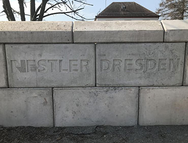 NESTLER-Block mit Prägung